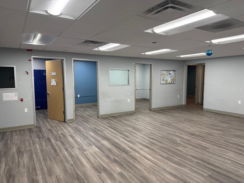 More Photos Of 9335 Reseda Blvd, Northridge Medical For Lease