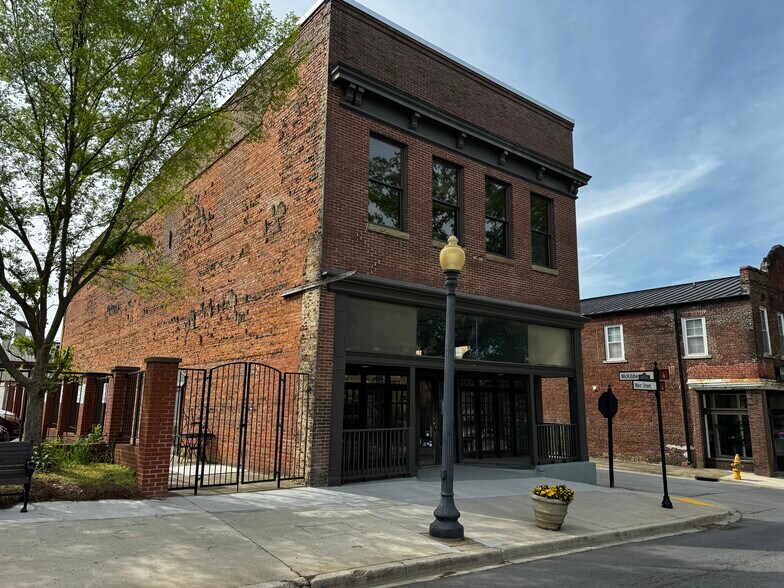 More Photos Of 1100 Main St, Newberry Restaurant For Sale