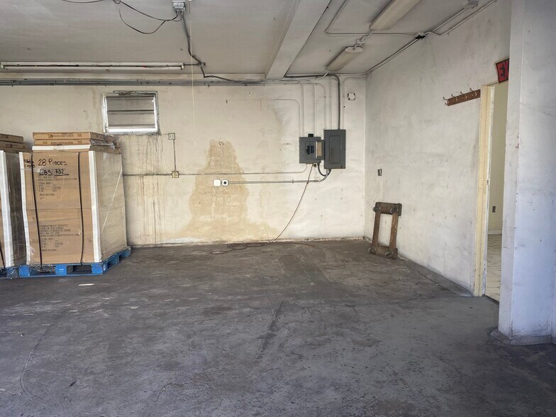 More Photos Of 2126 Collins Ct, Hollywood Refrigeration Cold Storage For Lease