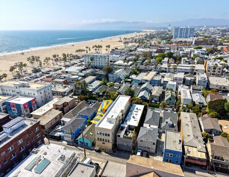 More Photos Of 30 Dudley Ave, Venice Apartments For Sale