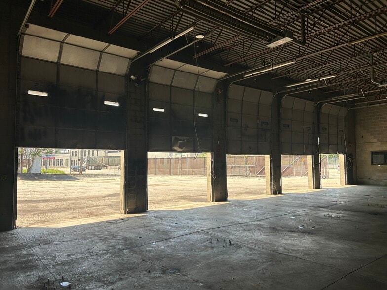 More Photos Of 2500 Spring Grove Ave, Cincinnati Warehouse For Sale