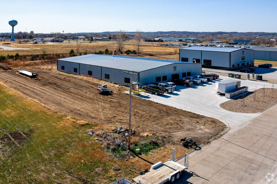 More Photos Of 1700 Commerce Dr, Tonganoxie Warehouse For Sale