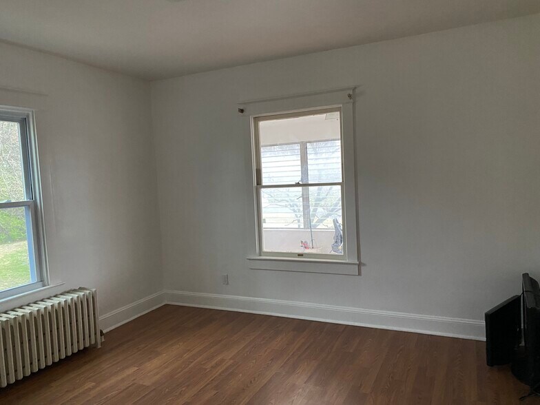 More Photos Of 9066 Baltimore Ave, College Park Storefront Retail Residential For Lease