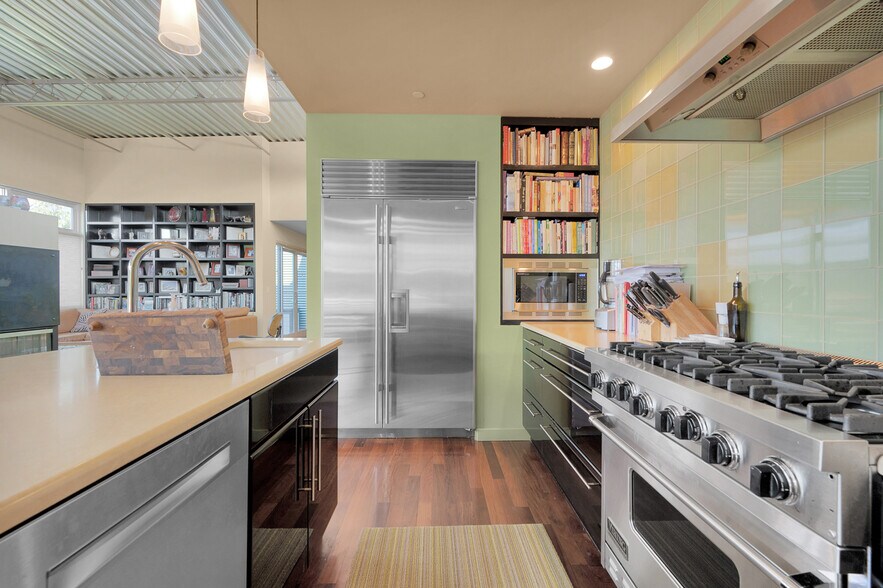 More Photos Of 160 Roy St, Seattle Office Residential For Sale