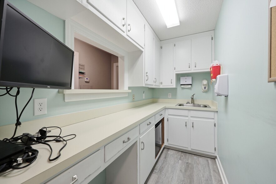 More Photos Of 501 N Main St, Robersonville Office For Sale