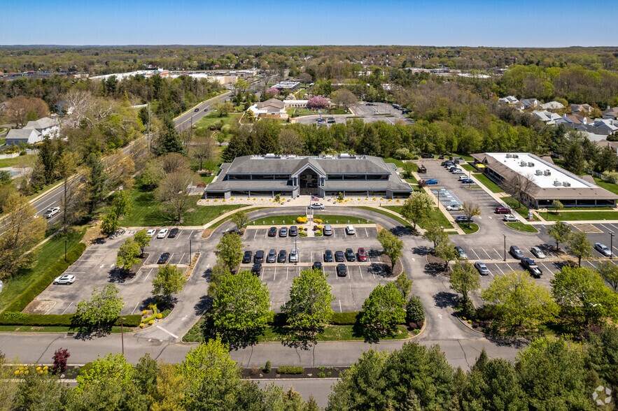 More Photos Of 500 Craig Rd, Manalapan Township Office For Lease