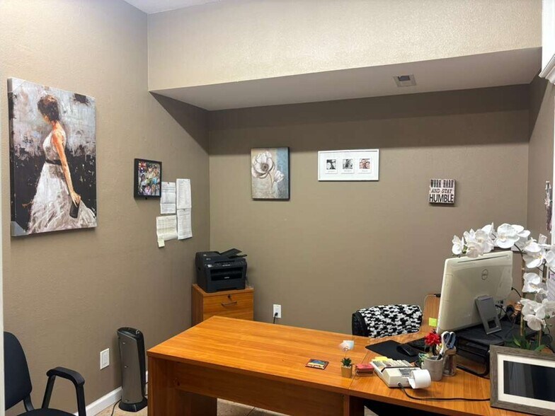 More Photos Of 1701 Santa Rosa Ave, Santa Rosa Storefront Retail Office For Lease