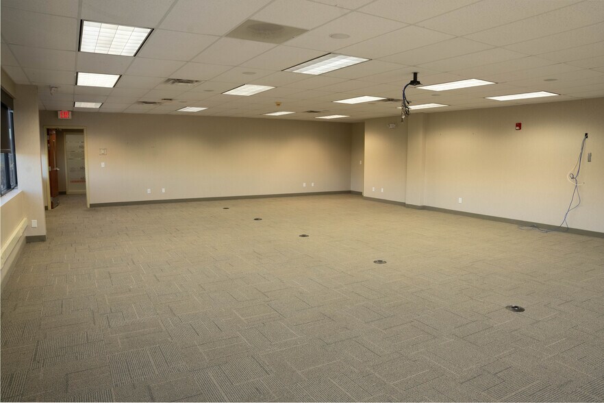 More Photos Of 1021 Watervliet Shaker Rd, Schenectady Office For Lease