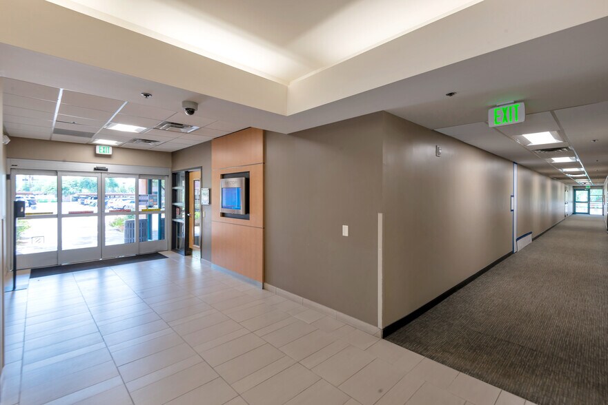 More Photos Of 10290 N 92nd St, Scottsdale Medical For Lease