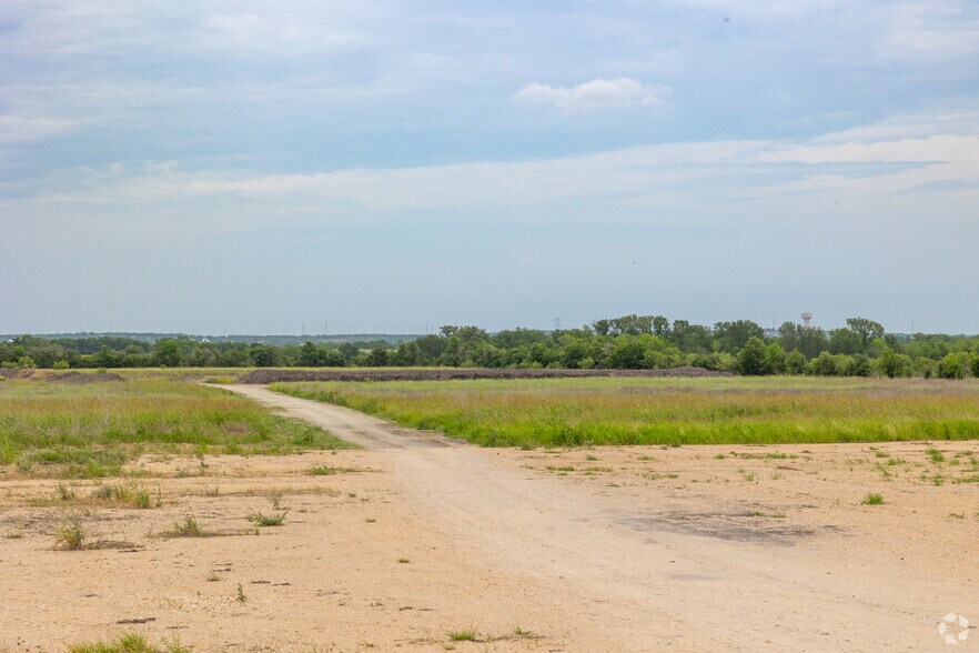 More Photos Of 1001 Rohde Road, Kyle Land For Lease