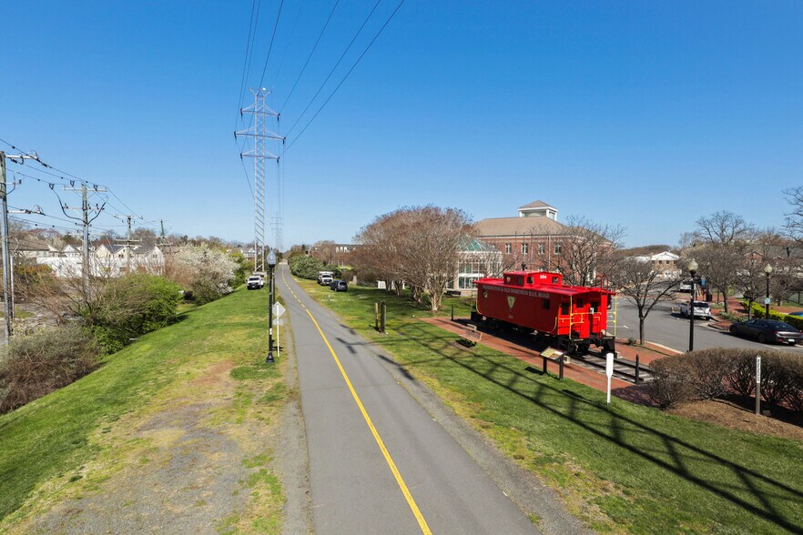 More Photos Of 761B Monroe St, Herndon Office Residential For Lease
