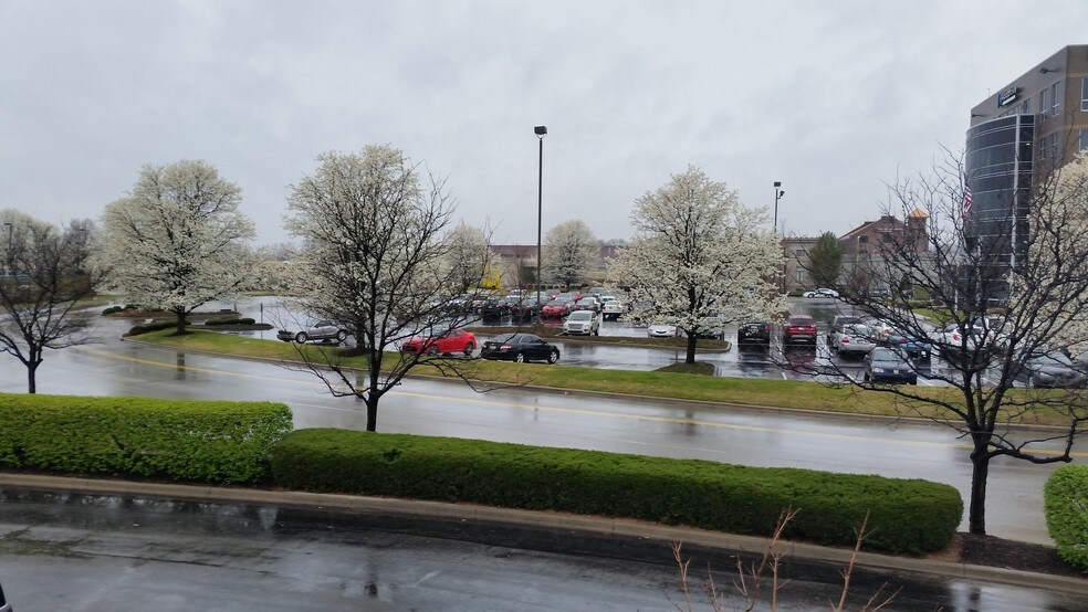 More Photos Of 601 N Shore Dr, Jeffersonville Medical For Sale