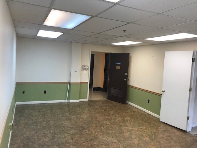 More Photos Of 185 6th Ave, Paterson Light Manufacturing For Sale