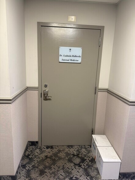 More Photos Of 225 Gordons Corner Rd, Manalapan Township Medical For Lease