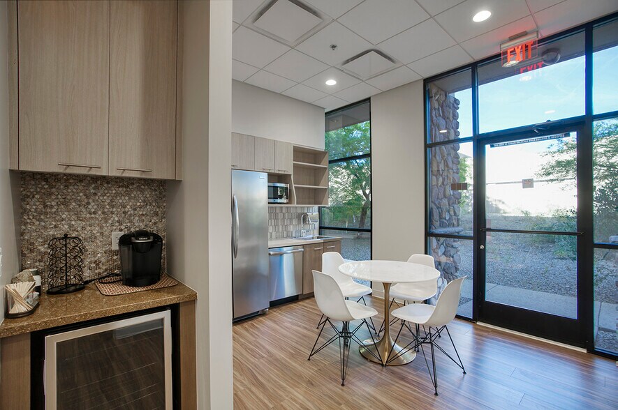 More Photos Of 11648 E Shea Blvd, Scottsdale Medical For Sale