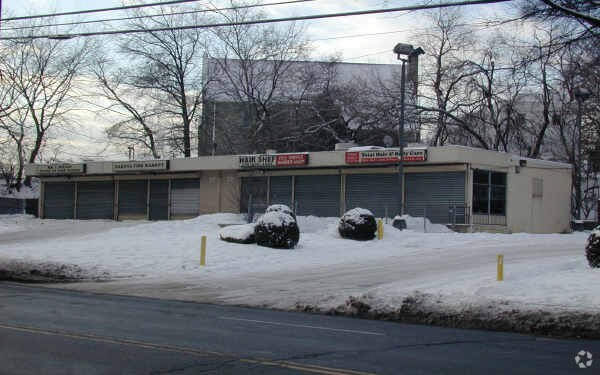 More Photos Of 4940-4944 South Dakota Ave NE, Washington Storefront For Lease