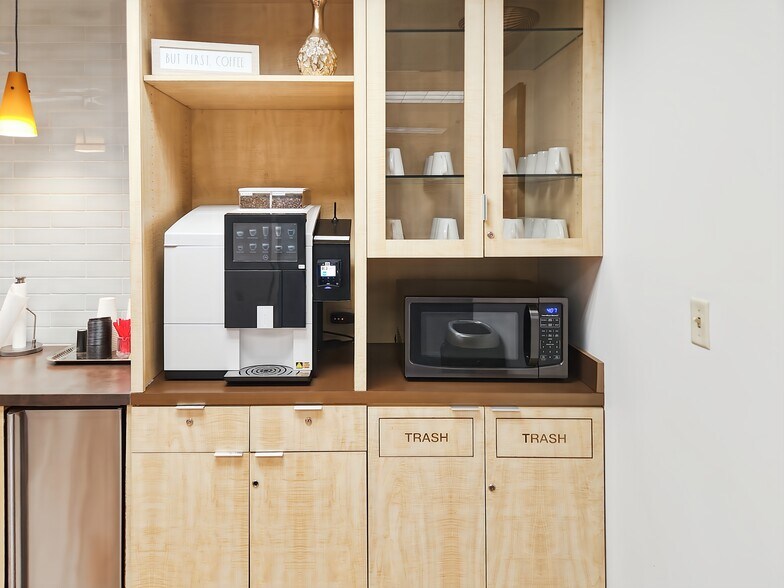 More Photos Of 111 Westport Plaza Dr, Saint Louis Office For Lease