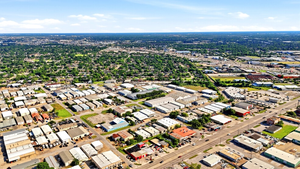 More Photos Of 1309 Illinois Ave, South Houston Warehouse For Sale