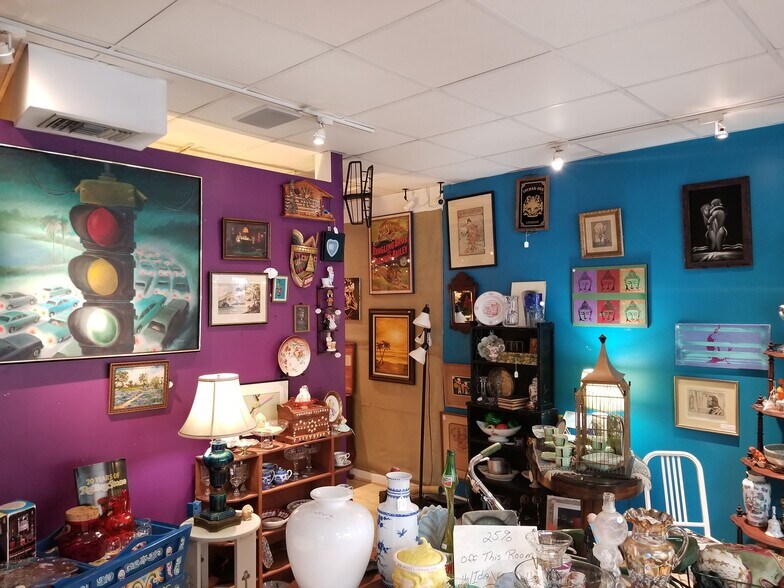 More Photos Of 905-909 Central Ave, Saint Petersburg Storefront For Lease