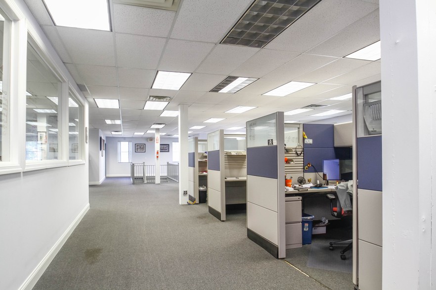 More Photos Of 2365 Milburn Ave, Baldwin Distribution For Sale