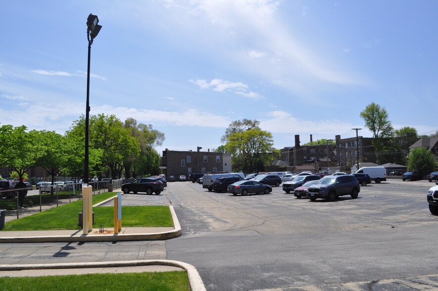 More Photos Of 5015-5025 N Paulina St, Chicago Healthcare For Lease