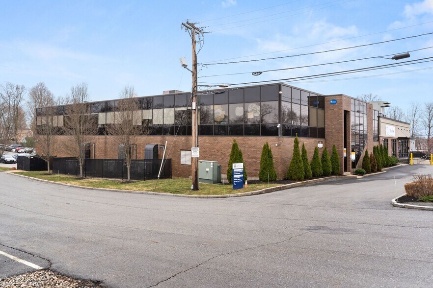 More Photos Of 629 Centre St, Brockton Office For Lease