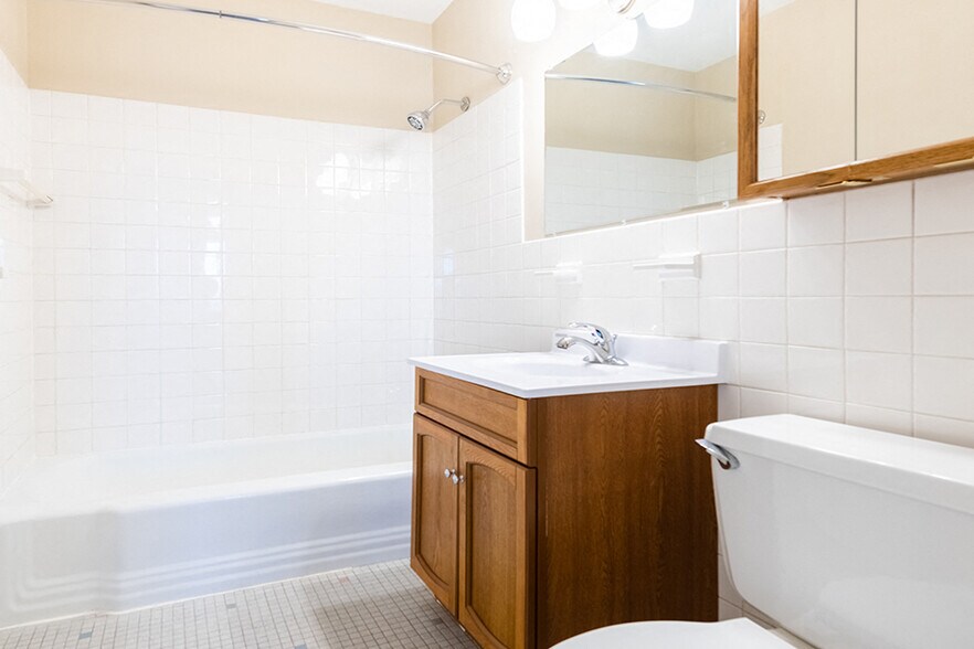 More Photos Of 458 English St, Saint Paul Apartments For Sale