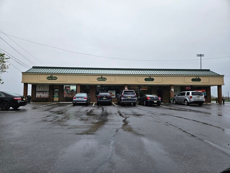 More Photos Of 310 Ward Ave, Bordentown Convenience Store For Lease