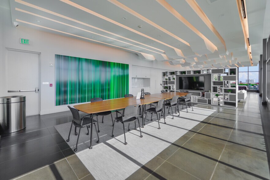 More Photos Of 19790 W Dixie Hwy, Aventura Office For Sale