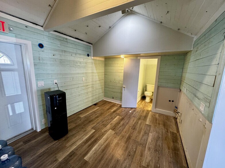 More Photos Of 1213 Truman Ave, Key West Storefront Retail Residential For Lease