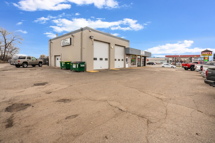 More Photos Of 309 1st Ave E, Cambridge Auto Dealership For Sale