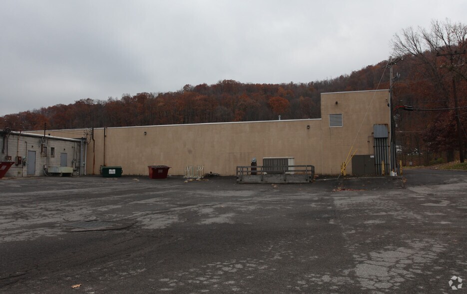 More Photos Of 1313 National Hwy, Lavale Freestanding For Lease