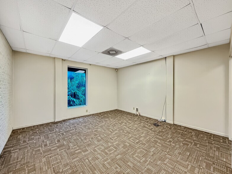More Photos Of 1031 US Highway 181, Portland Bank For Lease