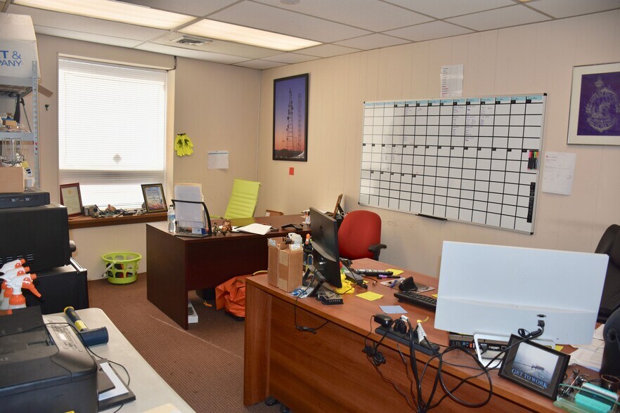 More Photos Of 150 Hobart St, Hackensack Warehouse For Lease