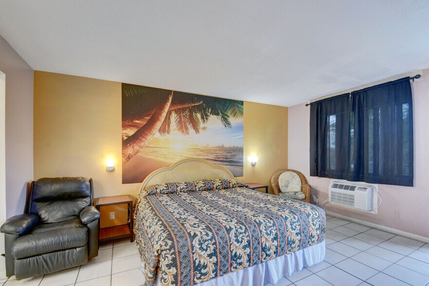 More Photos Of 901 S Federal Hwy, Lake Worth Hotel For Sale