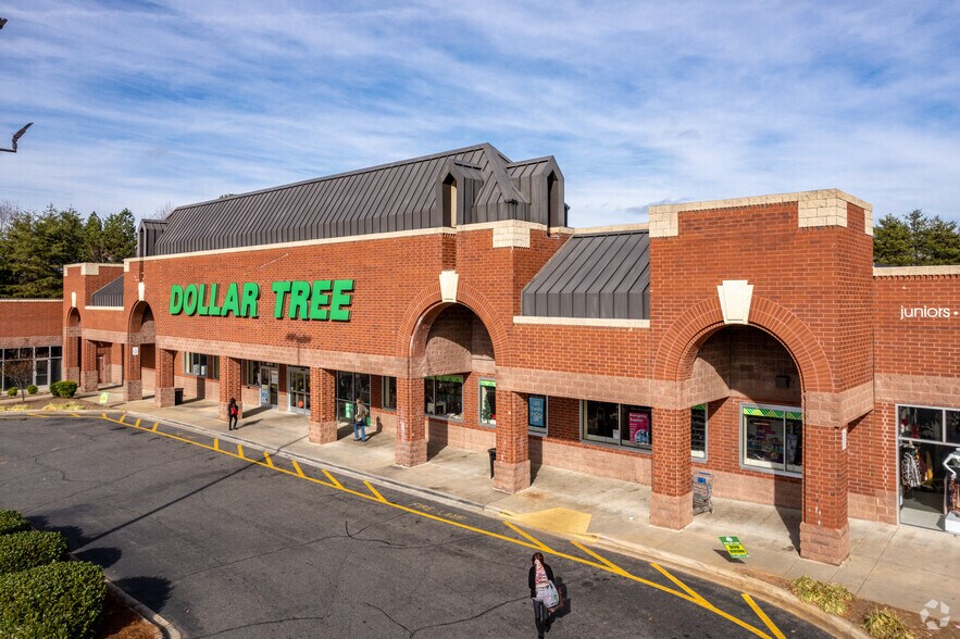 More Photos Of 2924-3036 E Franklin Blvd, Gastonia Unknown For Lease