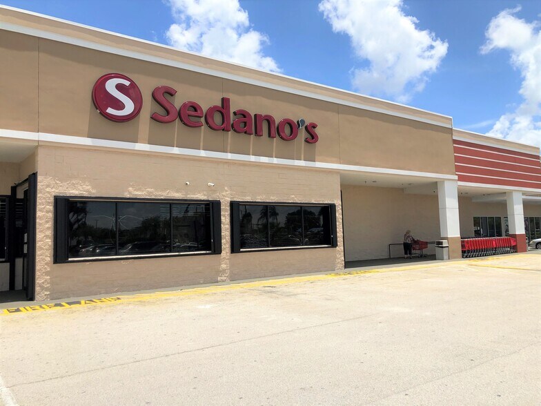 More Photos Of 10101-10501 Pines Blvd, Pembroke Pines Unknown For Lease