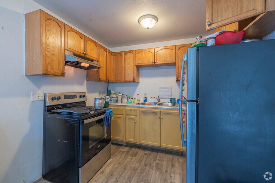 More Photos Of 3142 Coolidge Ave, Oakland Apartments For Sale