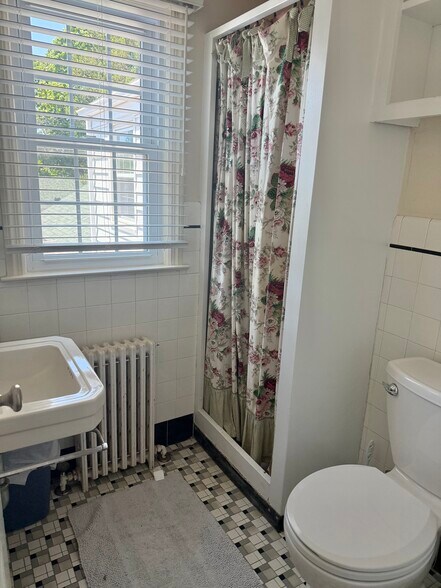 More Photos Of 156 N Ocean Ave, Patchogue Office For Sale
