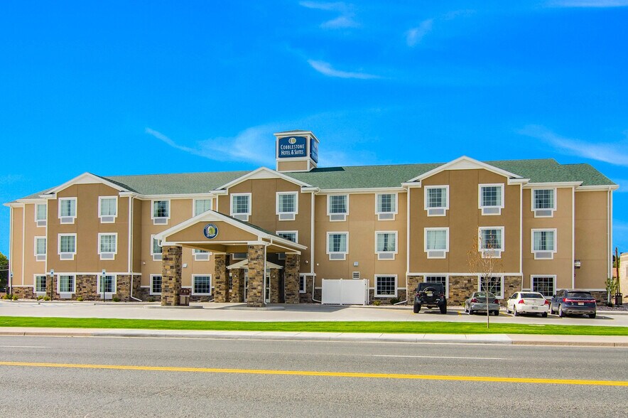 Primary Photo Of 1400 N Us Highway 385, Andrews Hotel For Sale