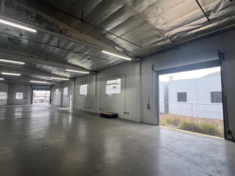 More Photos Of 4800-4820 District Blvd, Vernon Warehouse For Lease