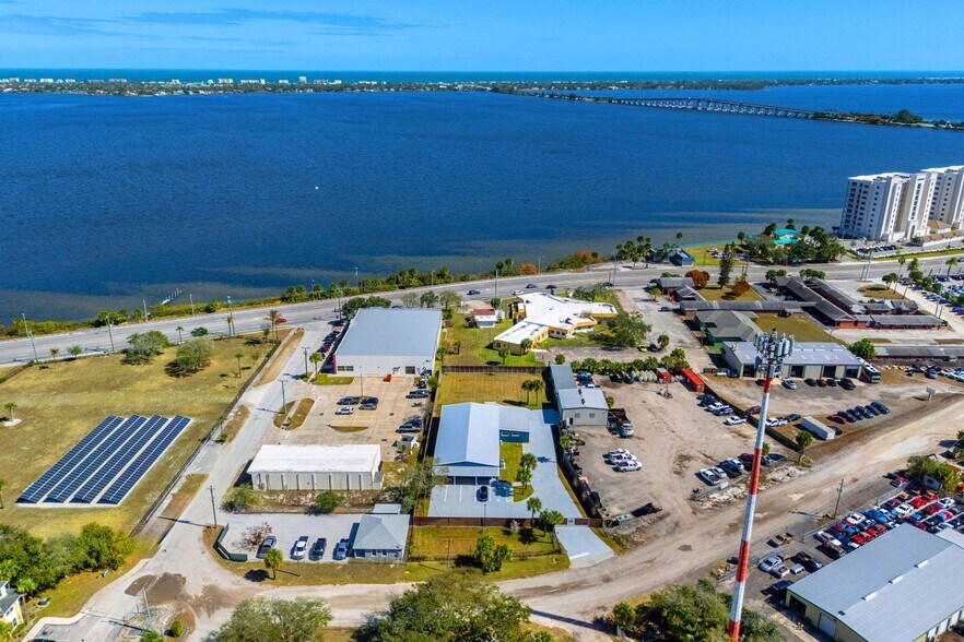 More Photos Of 1301 Morningside Dr, Melbourne Warehouse For Sale