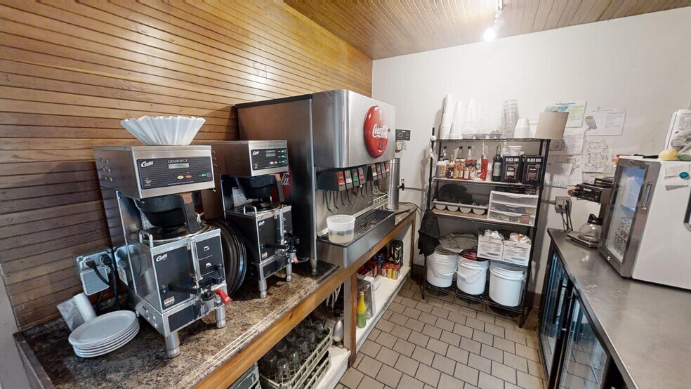 More Photos Of 614 N Bullard St, Silver City Restaurant For Sale