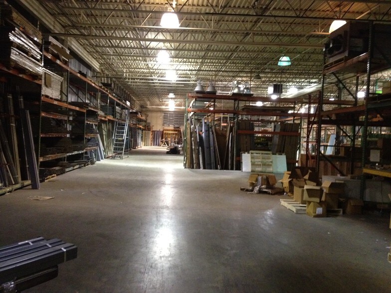 More Photos Of 9999 S Virginia Ave, Chicago Ridge Distribution For Lease
