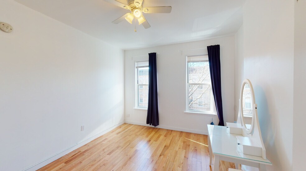 More Photos Of 46 Sutton St, Brooklyn Apartments For Sale