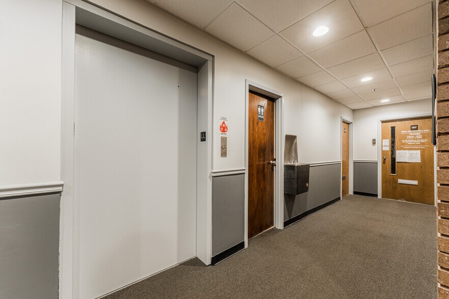More Photos Of 62 Orland Square Dr, Orland Park Office For Sale