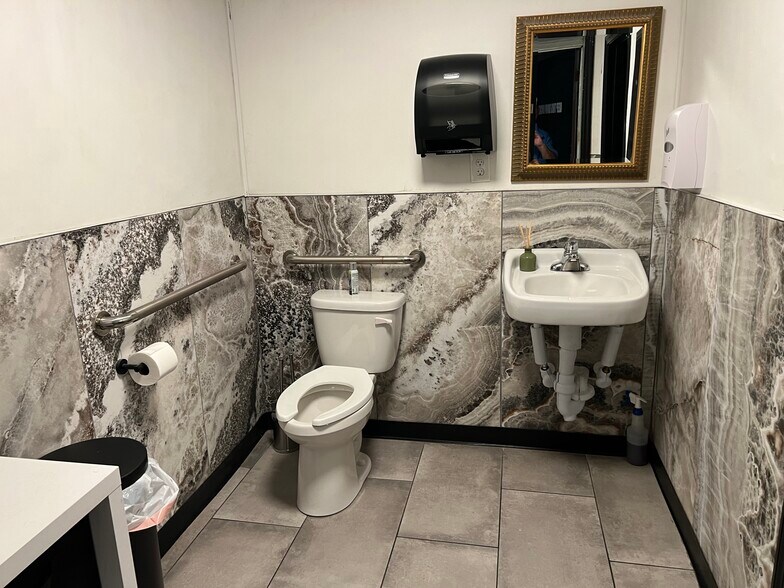 More Photos Of 79 E Main St, Buford Storefront For Sale