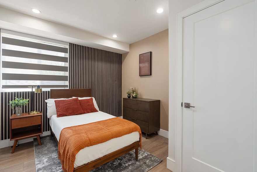 More Photos Of 1341 N Mariposa Ave, Los Angeles Apartments For Sale
