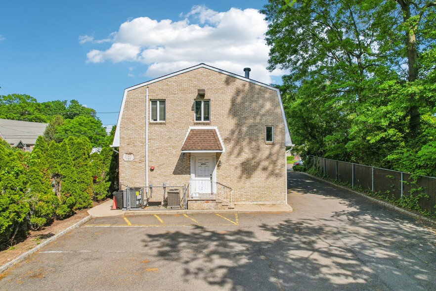 More Photos Of 1530 Saint Georges Ave, Rahway Medical For Sale