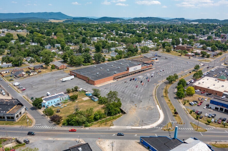 More Photos Of 580 Mason, Harrisonburg Freestanding For Sale